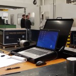 De medewerkers van Machinefabriek Tuin beschikken over laptops (met CADCAM-pakketten erop), die inzicht geven in digitale tekeningen, programma’s en opspanningen.