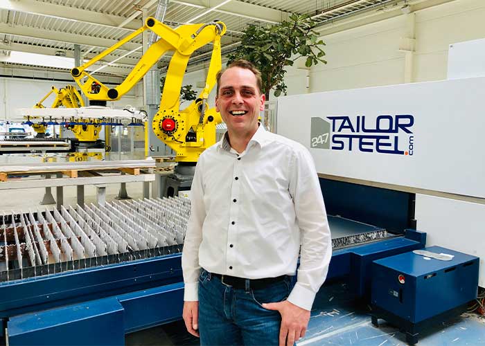 COO Frank Gelen van 247TailorSteel: “In het algemeen blijven we goed in staat de klanten te bedienen, ondanks een lagere bezetting door medewerkers die voorzichtig zijn bij verkoudheid of die in de risicogroep zitten.”