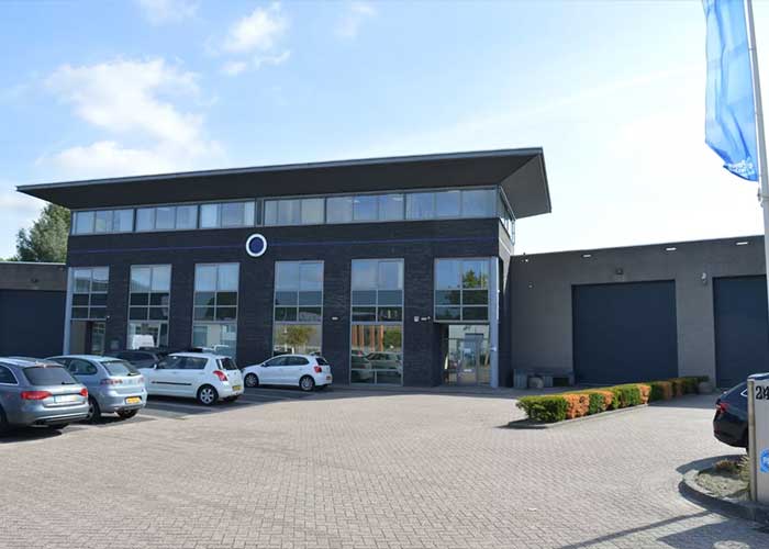 Zodra een bezoek aan de nieuwe vestiging aan de Plaza 24A in Moerdijk mogelijk is, zal Tuwi de klanten hiervan op de hoogte stellen.