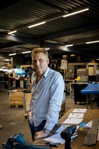Directeur Hans Keijzer van ZTI smart machines: ““Het ontwikkelen van machines die ongezond, repeterend werk vervangen en zo min mogelijk afval produceren blijft iedere keer weer een uitdaging.”