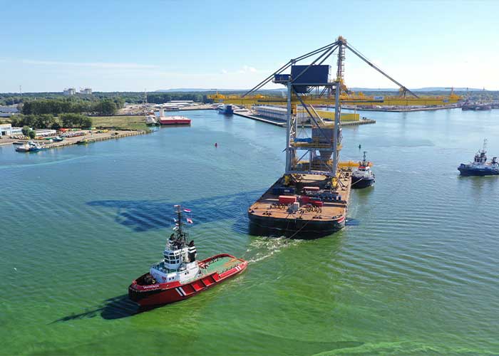 Het transport van de nieuwe loskraan naar Tata Steel in IJmuiden (Foto: Trend Project Poland, Bartosz Bartoszewski).