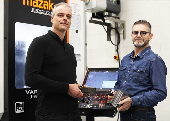 Dennis van Kessel (l) en Eric van Sambeeck brengen de stabiele Hirux zwaluwstaartopnames op de markt.