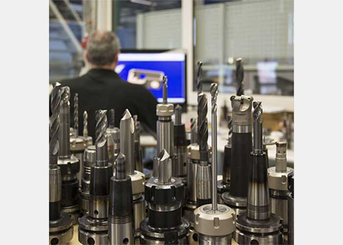 Kusters Beheer is een groep van zes bedrijven die fijnmechanische componenten produceren.