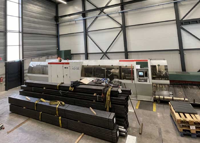 De drie buislasers die nu uit Finland zijn opgehaald zijn twee machines van het type LT7.02 en een LT 7.22. Hiermee kunnen buizen en kokers tot rond 140 mm, vierkant en rechthoekig materiaal en eventueel wat profielen worden gesneden.