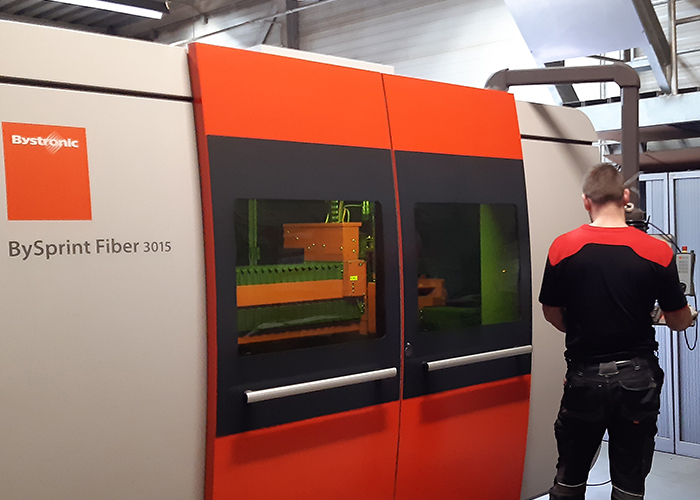 De vestiging in Arkel telt twee lasersnijmachines van Bystronic, waaronder een BySprint Fiber 3015. Vanuit Arkel wordt van oudsher de machinebouw voor de foodindustrie, agrotechniek, scheepsbouw en offshore bediend.