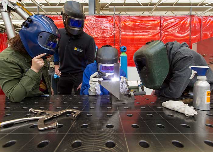 Er is veel aandacht voor onderwijs vanuit de overheid, maar er is volgens Metaalunie meer nodig dan goede intenties. (Foto: Techniekbeeldbank/Timon Jacob)