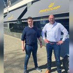 Nathan van der Hoeven, oprichter van Laser & Bending Machines, en Job Maliepaard, Sales Officer bij Beequip. Door de samenwerking met Beequip kan LBM klanten voor gebruikte machines snel duidelijkheid geven over de leasemogelijkheden.