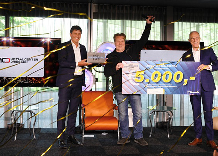 Antal Driessen is blij met de Award. De prijs werd hem overhandigd tijdens een digitaal live-evenement vanuit het Metaalunie-kantoor in Nieuwegein. (Foto: Sander van der Torren)