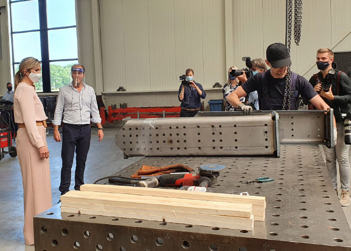 In de fabriek van VMC is veel aandacht besteed aan een prettig werkklimaat. De medewerkers beschikken over ruime werkplekken. 