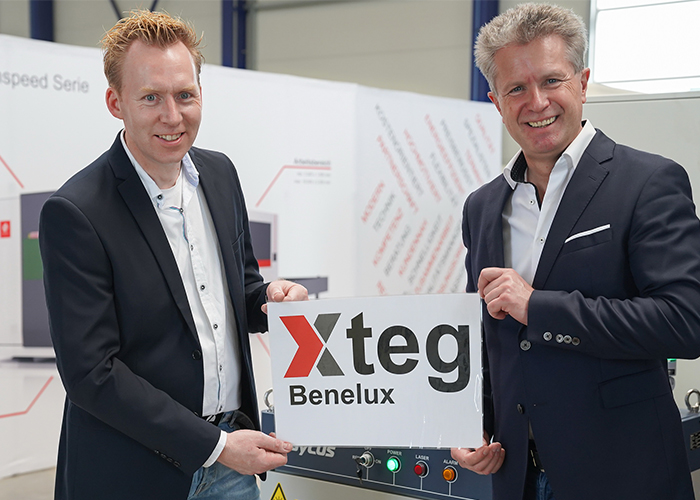 Rogier Verdegem van Xteg Benelux (l) en Harald Kunz van Xteg GmbH brengen met de nieuwe vestiging in Enschede de fiberlasersnijmachines van HGTECH naar de Benelux.