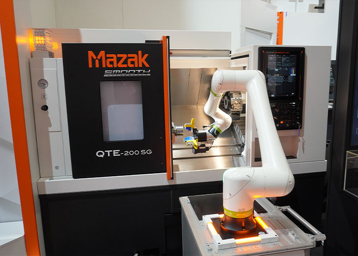 Mazak brengt met de nieuwe, flexibele Ez Loader 10 een laagdrempelige cobot automatiseringsoplossing op de markt. (foto: Tim Wentink)