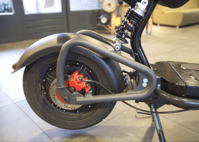 Coppens Metaal-techniek bewerkte de CAD files voor de framedelen voor een elektrische bezorgscooter verder in Artube om tot de best maakbare oplossing te komen. Voorheen werden proto’s op de werkvloer gemaakt, wat ten koste ging van de productie. 