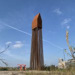 De 13,5 meter hoge palen van het kunstwerk zijn geproduceerd bij Tata Steel in Zwijndrecht. De weathering steel constructiebuizen waaruit de palen van het Palenhuis zijn gebouwd, zijn corrosiebestendig en hebben geen conservering nodig.