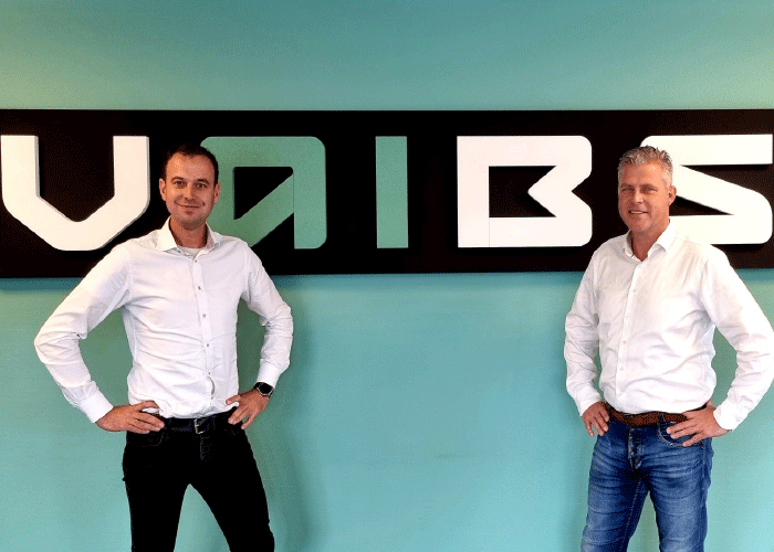 Henk-Jan Hop en Kasper van Kekem hebben hun eigen bedrijf VAIBS opgericht, dat Video Artificial Intelligence oplossingen voor de maakindustrie aanbiedt.