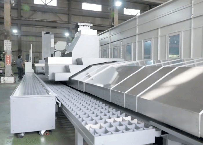 De nieuwste ontwikkeling van L&L is het LLS-M heavy duty multi axis complex bewerkingscentrum. Deze is bedoeld voor het bewerken van werkstukken met zware en lange assen.