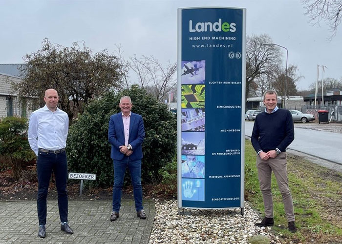 V.l.n.r. Sander van der Laan en Herman Koning van Landes High-End Machining en Eric Driessen, CEO van Hittech Group.