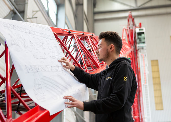 Een Skillspaspoort met een helder overzicht van hun bestaande en gewenste skills helpt werkenden, werkzoekenden en studenten bij hun loopbaanontwikkeling. (Foto: Techniekbeeldbank/Timon Jacob)