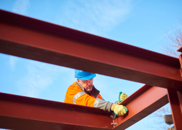 Het hergebruik van metaalproducten zoals stalen balken, buizen en gevelpanelen kan dan verder omhoog.