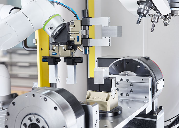 Met de nieuwe MTB-applicatiekits maakt Schunk een gemakkelijke toegang tot de gedeeltelijke automatisering van bewerkingsmachines met cobots mogelijk.