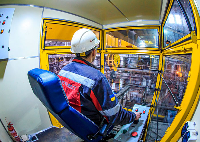 Beeld van de staalfabriek van Azovstal in Marioepol, toen er nog niks aan de hand was. Inmiddels is de staalfabriek, een van de grootste in Europa, zwaar beschadigd door beschietingen.