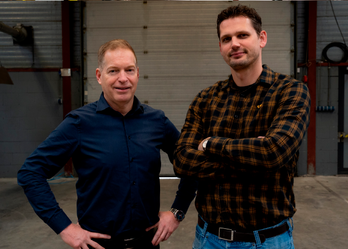 Operations Directeur Jeroen Nijsse (rechts) en Commercieel Manager William Roelofs van Dumaco Kampen. “Vooral series van 100 tot 500 stuks hebben we graag. Daar zijn we perfect voor ingericht.”
