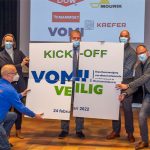 Met een feestelijke kick-off is de officiële aftrap gegeven van het VOMI Veilig-programma. VOMI, Dow, VOMI-leden Mammoet en Kaefer en subsidieverstrekker RVO legden daarbij gezamenlijk de VOMI Veilig puzzelstukken op hun plaats.