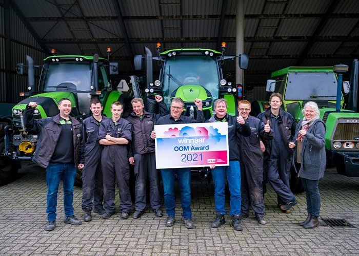 Na een nek-aan-nekrace was de OOM Award 2021 regio Noord-Nederland voor Landbouwmechanisatiebedrijf Bijker Mechanisatie. (Foto: Olivier Huisman