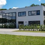 Het open huis wordt gehouden in het nieuwe pand van Humacs Krabbendam in Nieuwleusen.