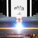 De Eagle fiberlaser heeft de nieuwste eVa-laserkop, die minder vervuiling geeft en veel minder vervanging van het beschermglas van de lens vraagt.