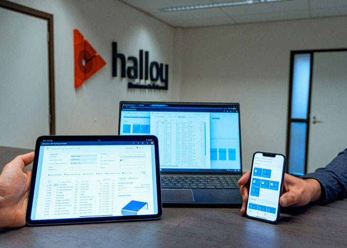 Halloy maakt gebruik van de nieuwste generatie cloud ERP-software die volledig online te gebruiken is. De software kan dus overal en op ieder moment worden gebruikt op een computer, tablet en telefoon.