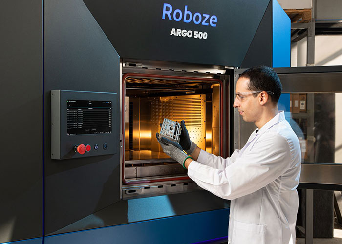 Roboze gebruikt een B&R-automatiseringssysteem om zijn 3D printer te integreren in de industriële productie.