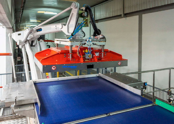 De modulaire opbouw van de palletiseermagneet biedt gebruikers een aantal keuzes die zorgen voor een besparing van een extra robot en mankracht.