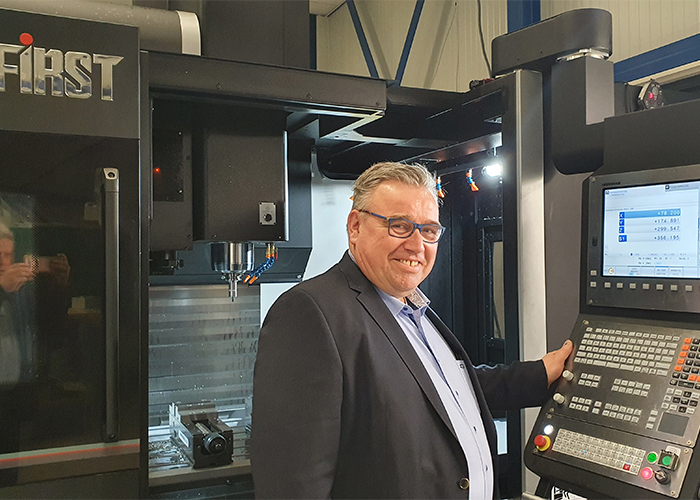 Cor van Klooster van CVK Service heeft al hij meerdere machines van First bij klanten geïnstalleerd. “Die draaien probleemloos.”