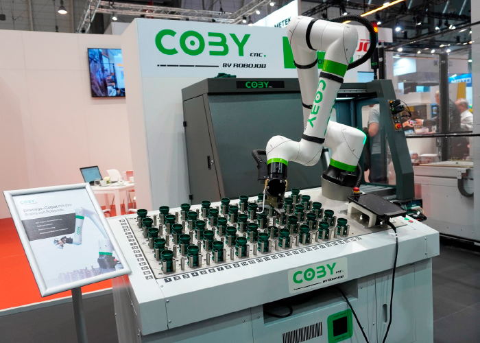 RoboJob neemt het nieuwe automatiseringsconcept Coby CNC mee naar METAVAK in Evenementenhal Gorinchem.