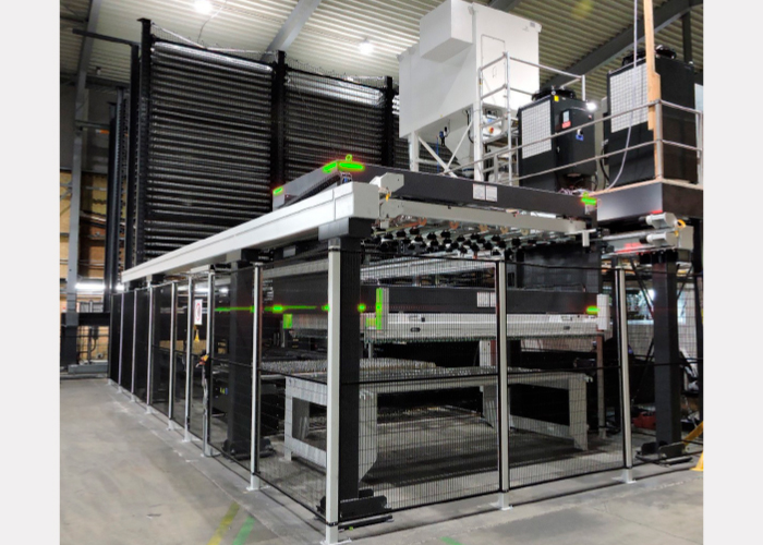 Het magazijn en de laser zijn met elkaar verbonden via Remmert’s Laserflex-systeem voor beladen en ontladen.