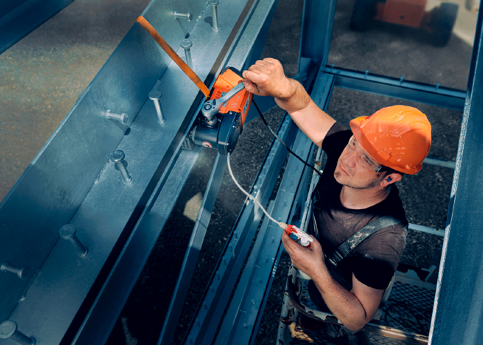 De MAGFORCE is met een totaalgewicht van slechts 8,5 kilogram bij uitstek ook geschikt voor bovenhandse boor- en montagewerkzaamheden.