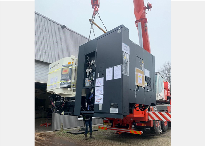 De eerste Makino a500Z arriveert bij Vovu Machining in Uden. Dit is het eerste exemplaar van een serie horizontale 5-assers, die door Laagland worden geleverd. 