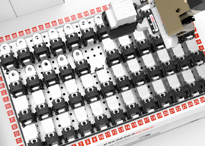 Coby combineert een stackertafel zoals die van de Mill- en Turn-Assist systemen met een cobot, en natuurlijk met de brains van RoboJob.