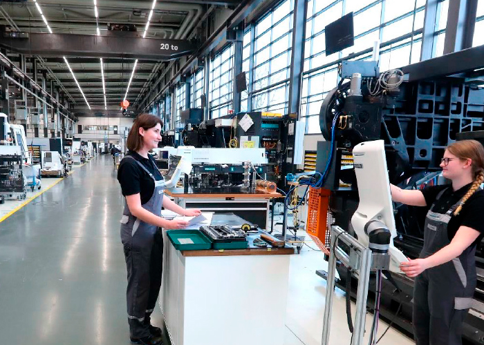 Productie in een van de fabrieken van DMG Mori. De machinebouwer wil een doorslaggevende bijdrage leveren aan een groenere toekomst.