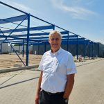 Guido Slump bij de 2500 vierkante meter nieuwbouw die bij Disselhorst Metaal in aanbouw is: “Constructiedelen maken vanuit plaatwerk is en blijft een activiteit met veel toekomst.”