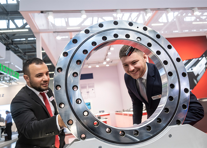 AMB presenteert alle facetten van de nieuwste producten, technologieën, innovaties, diensten en concepten op maar liefst 120.000 vierkante meter. (Foto: Landesmesse Stuttgart)