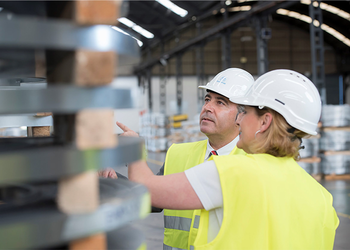 De taak van Thyssenkrupp Materials Services is om de materiaal-, waarde- en datastromen te orkestreren met behulp van een nog te ontwikkelen digitaal platform. 