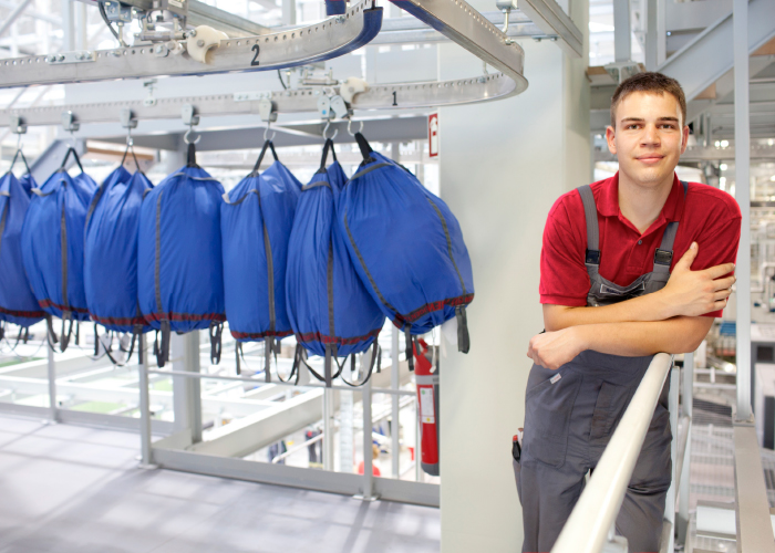 Voor het vervoer en de opslag van Mewa-werkkleding worden wasbare zakken uit textiel ingezet, die tot wel 100 keer hergebruikt kunnen worden. (Foto’s: Mewa)