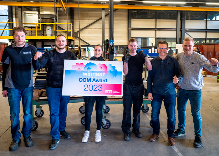 Constructiebedrijf De Vries heeft de OOM Award 2023 voor de regio Midden- en Oost-Brabant in de wacht gesleept.