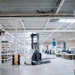 Naast deze onzichtbare robot zijn er ook robots zichtbaar op de productievloer van 247TailorSteel.