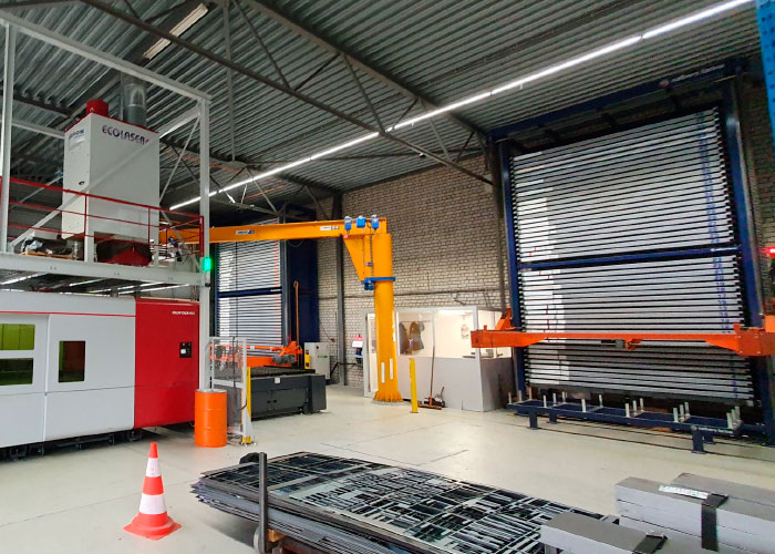 De fiberlaser van Mitsubishi met de twee platenmagazijnen van aalbers|farina maken een flexibele productie mogelijk. De complete installatie is bij uitstek geschikt om spoedopdrachten te produceren en om korte levertijden te garanderen.