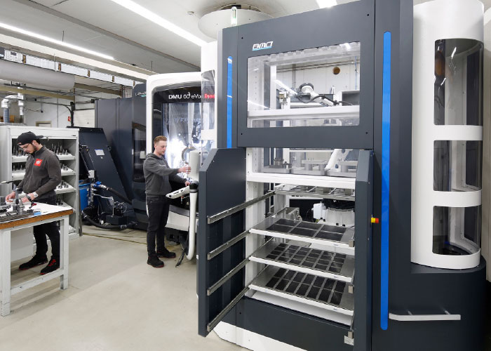 Het machinepark van B&S Technology is uitgebreid met nieuwe CNC draai- en freesbanken en draadvonkmachines. Robotisering zorgt voor verdere optimalisatie van het productieproces.
