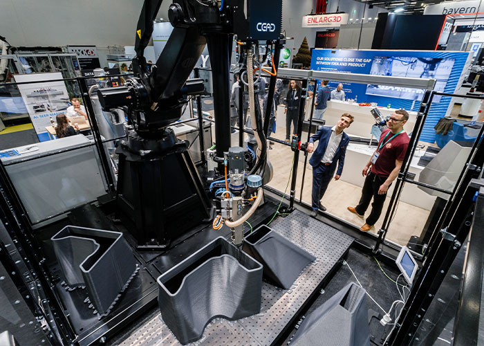 Ook de nieuwste next-level ontwikkelingen op het gebied van industrieel 3D-printen waren te zien. Exposanten presenteerden bijvoorbeeld robotachtige 3D-printsystemen.