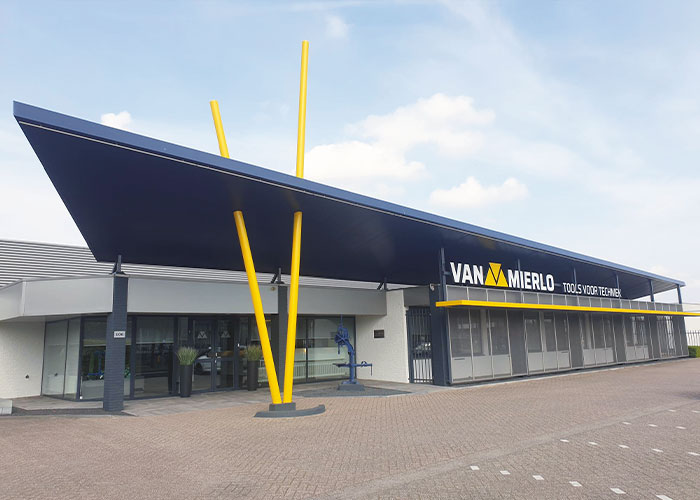 In 1978 werd het tijd voor het bedrijfspand aan de Buitendijk in Helmond. Daarna verhuisde VM in 1988 naar een groter nieuwbouwpand aan de Vossenbeemd.