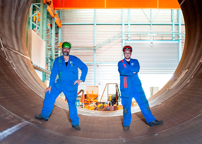 De nieuwe fabriekshallen zullen werk bieden aan circa 200 extra medewerkers. Omdat windturbines steeds krachtiger en groter worden, is er behoefte aan grotere fundatiebuizen, met een diameter van 11 meter.